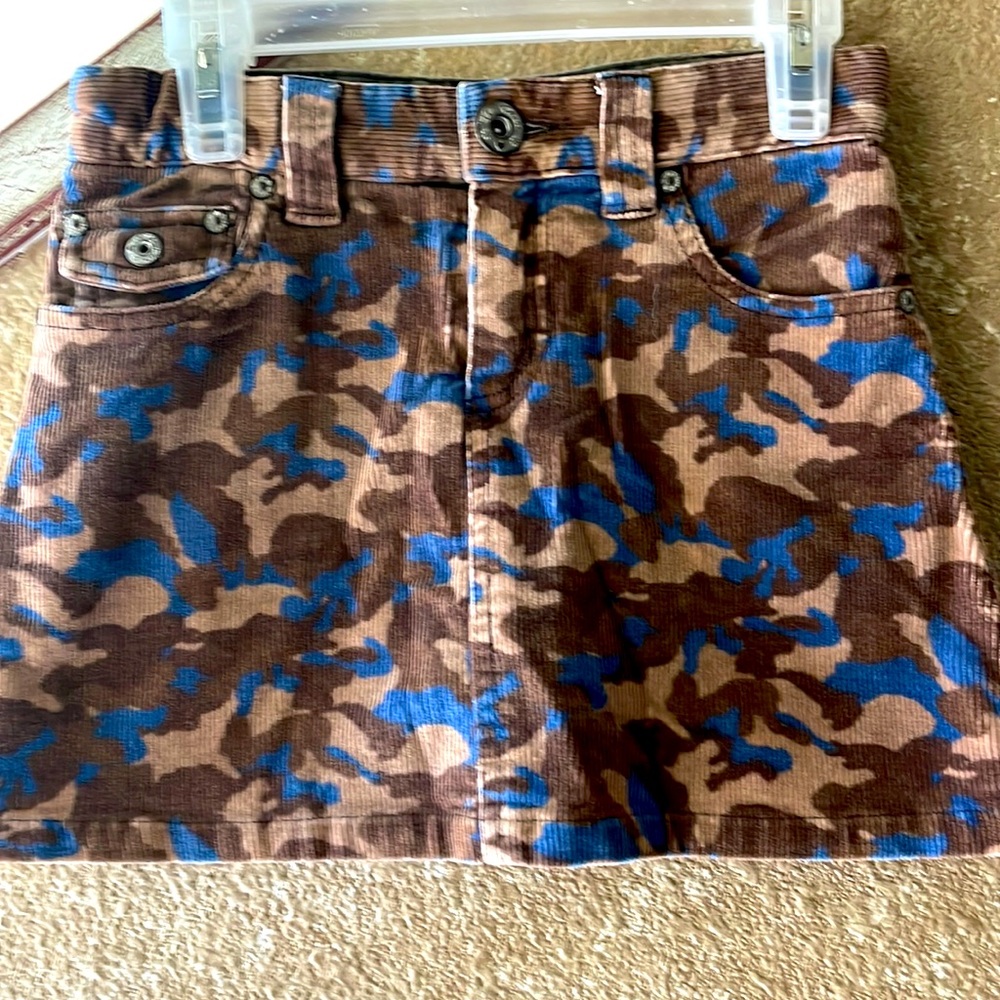 The Children’s Place camouflage camo corduroy skirt with under shirt size 8